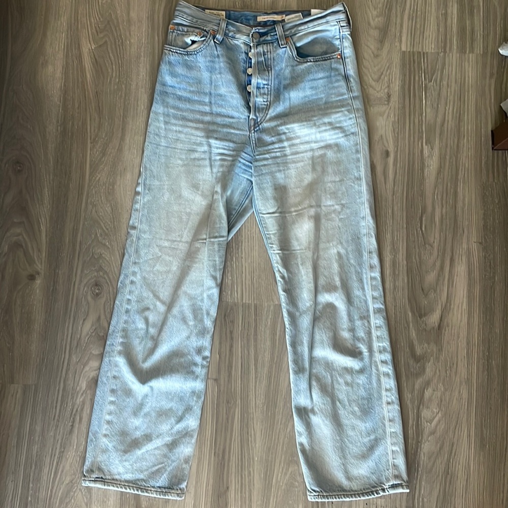 Levi’s ribcage jeans